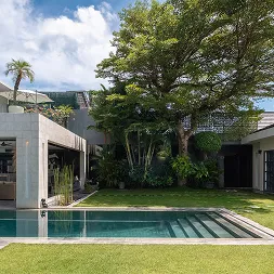Villa Pool
